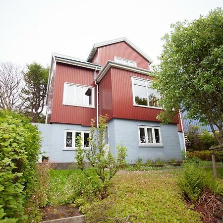3 Storey, 5 Bedroom, 3 Bathroom House In The Center Of Tórshavn Extérieur photo