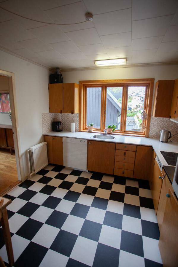 3 Storey, 5 Bedroom, 3 Bathroom House In The Center Of Tórshavn Extérieur photo