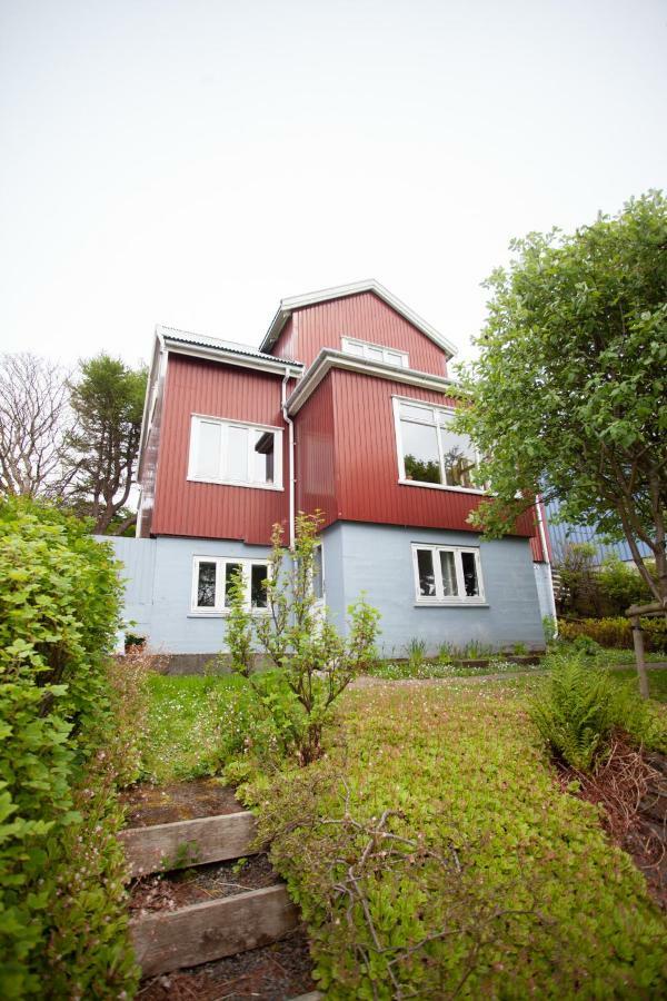 3 Storey, 5 Bedroom, 3 Bathroom House In The Center Of Tórshavn Extérieur photo